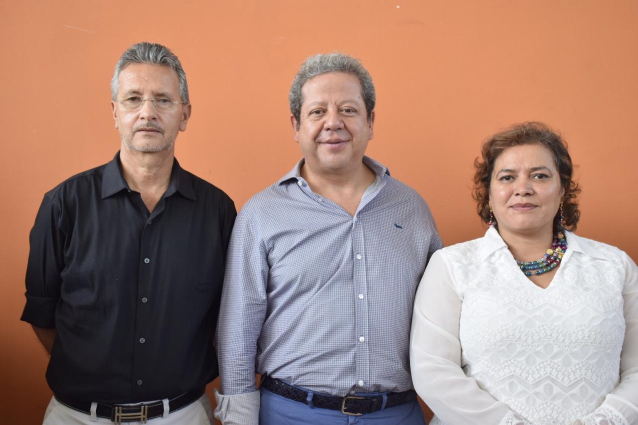 El secretario de Educación, Luis Alfredo Ortiz; el gobernador Luis Enrique Dussán y la jefe de la Oficina Mujer, Infancia y Adolescencia, Claudia Maya.